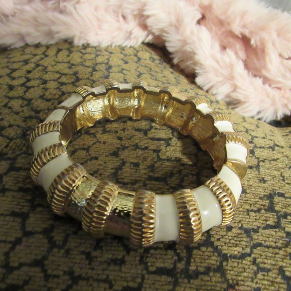 Vintage Enamel White and Goldtone Cuff Bracelet - Picture 3 of 7